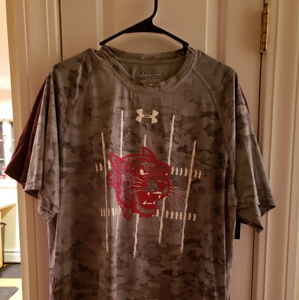 Men' Under Armour Shirt with Leopard L NWOT